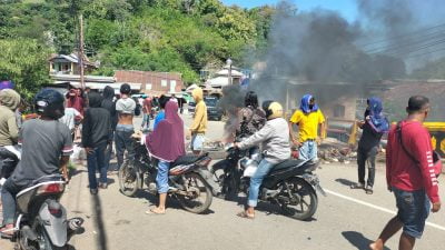 Warga Nisa Blokade Jalan, Kecewa Kerja APH Lepas Kembali Terduga Pelaku