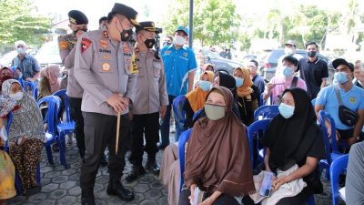 Tinjau Vaksin di Kediri Kapolda NTB Ingin Warga Tetap Patuh Protokol Kesehatan