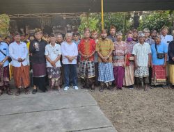 Rachmat Hidayat Berikan Bantuan Stimulan untuk Pembangunan Pura Gunung Sari Lombok Barat