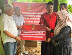 Rachmat Hidayat Berikan Bantuan Kursi Roda untuk Disabilitas dan Dana Hibah Kewirausahaan Lombok Tengah