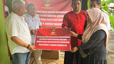 Rachmat Hidayat Berikan Bantuan Kursi Roda untuk Disabilitas dan Dana Hibah Kewirausahaan Lombok Tengah