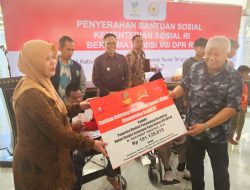 Rachmat Hidayat Serahkan Aspirasi Bantuan Sosial Kemensos RI di Lombok Timur Senilai Rp318, 201 Miliar
