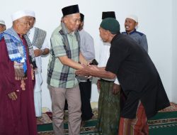 Sholat Maghrib dan Isya di Masjid Baburrahim Lewijambu, HM Rum: Kejayaan Manusia Melalui Amal dan Kebaikan