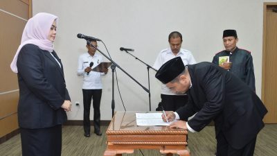 BREAKING NEWS! Bupati Bima Indah Dhamayanti Putri Lantik Direktur dan Dewas Pengawas PDAM Bima