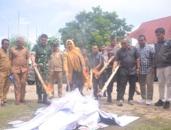 Bupati Bima Indah Dharmayanti Putri Hadiri Pemusnahan Kertas Suara Rusak