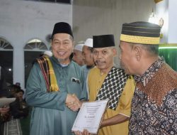 Safari Ramadhan Ke 3, Pj Walikota Bima Serahkan Bantuan Masjid dan Mushala Rp875 Juta