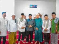 Pj Wali Kota Bima dan Pj Gubernur NTB Solat Jumat di Masjid Terapung Kota Bima, Wujudkan Komitmen Dukung Kegiatan Keagamaan